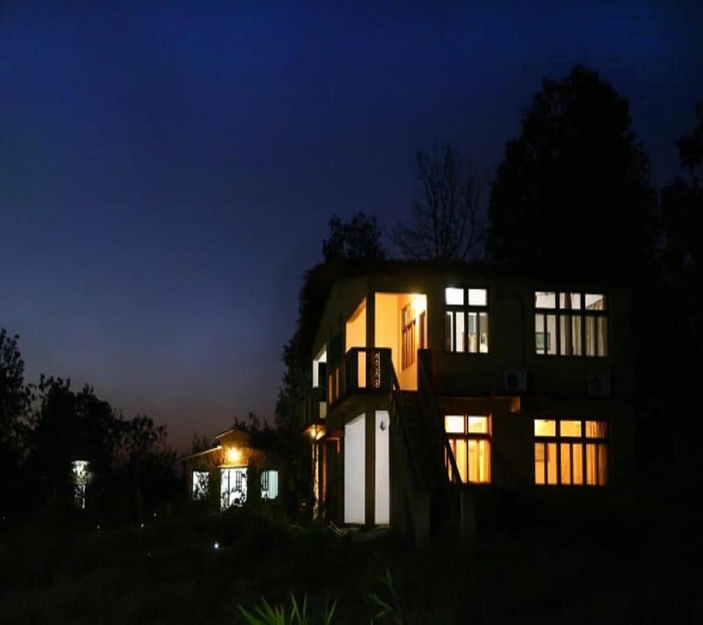Kanha Village Eco Resort Экстерьер фото