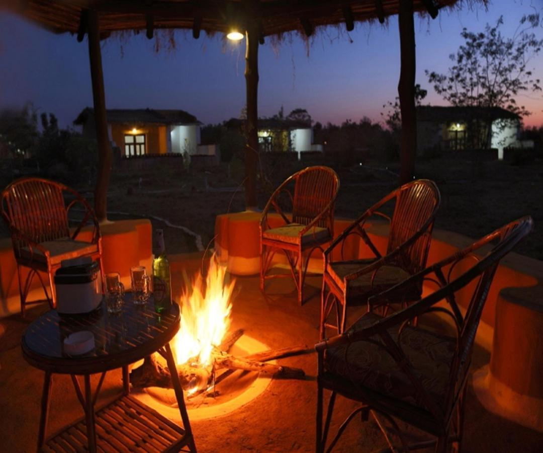 Kanha Village Eco Resort Экстерьер фото